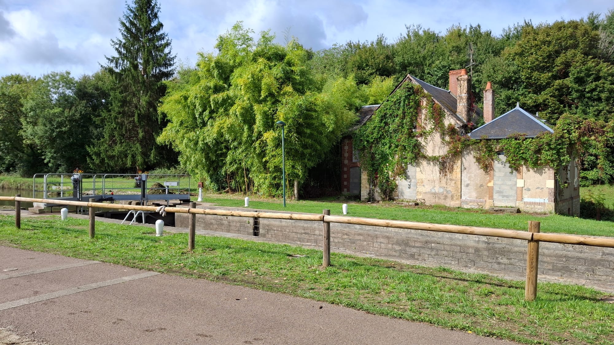 Such a pretty little lock!